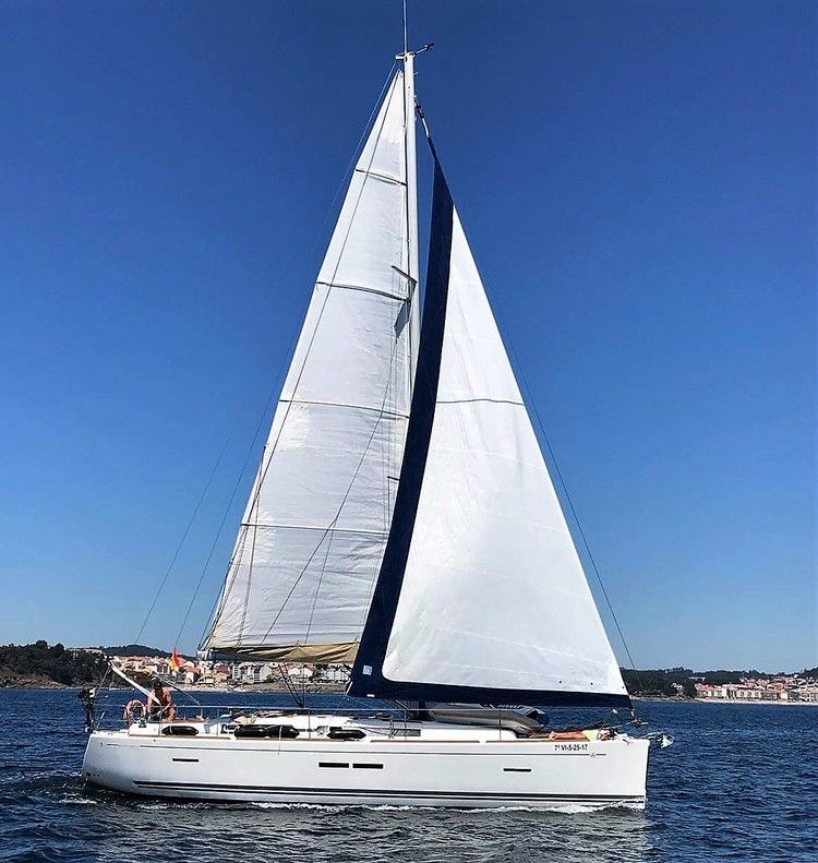 Dofour_40.5GL_navegando_sailing_sailway_charter_galicia-2